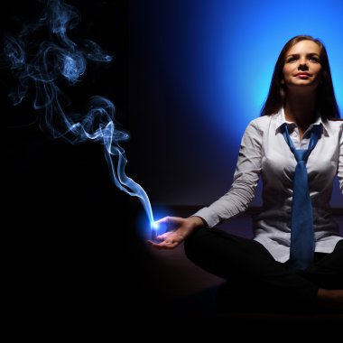 iş kadını meditasyon
