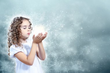 çocuk ile büyülü ışık