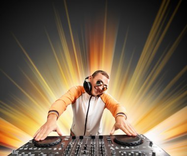 DJ ve Mikser