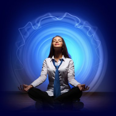 iş kadını meditasyon