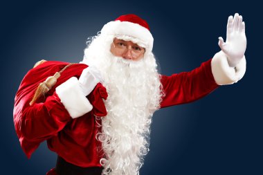 Noel Baba hediye çantası ile