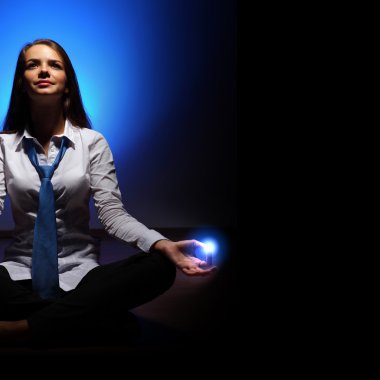 iş kadını meditasyon