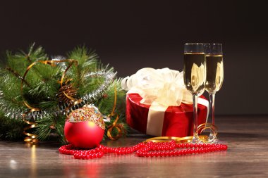 Yeni yıl partisinde şampanya kadehleri