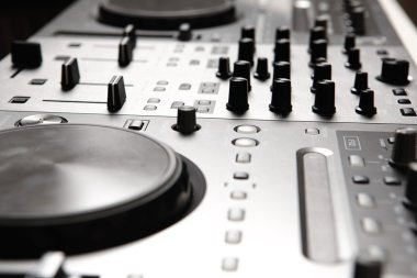DJ Karıştırıcı