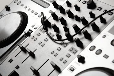 DJ Karıştırıcı