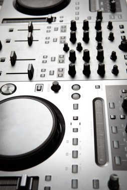 DJ Karıştırıcı