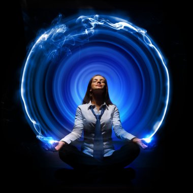 iş kadını meditasyon