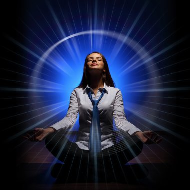 iş kadını meditasyon