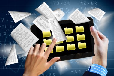 e kitap okuyucu ve kitaplar