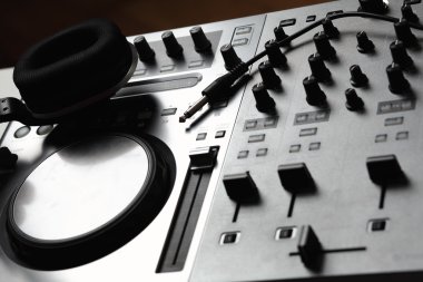 DJ Karıştırıcı