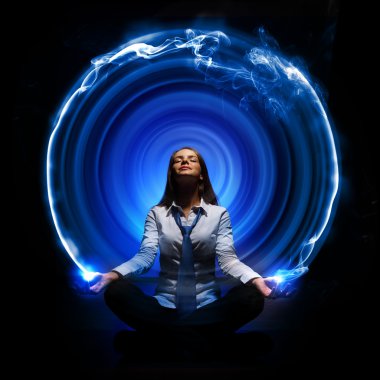 iş kadını meditasyon