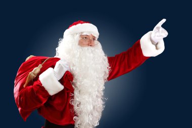 Noel Baba hediye çantası ile