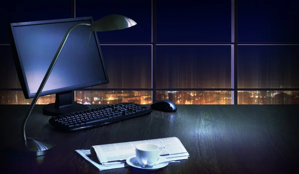 Büro in der Nacht — Stockfoto