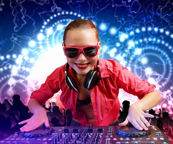 DJ en mixer — Stockfoto