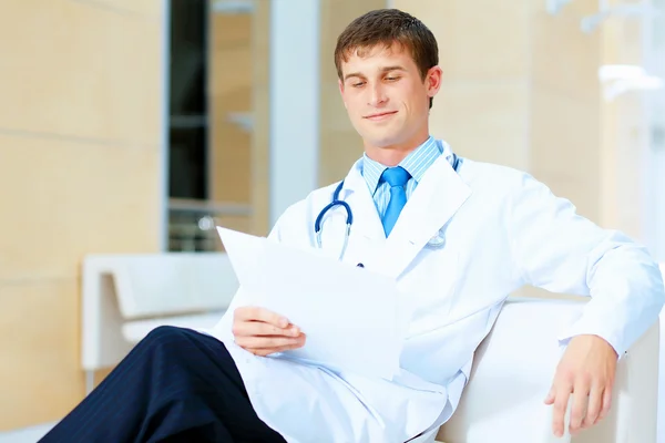 Friendly male doctor — Stock Photo, Image