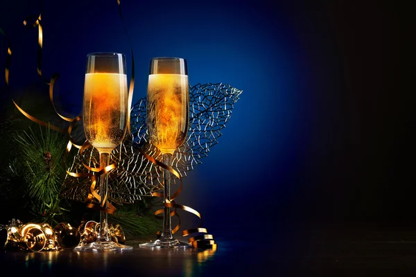 Verres de champagne à la fête du Nouvel An — Photo