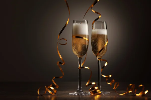 Bicchieri di champagne alla festa di Capodanno — Foto Stock