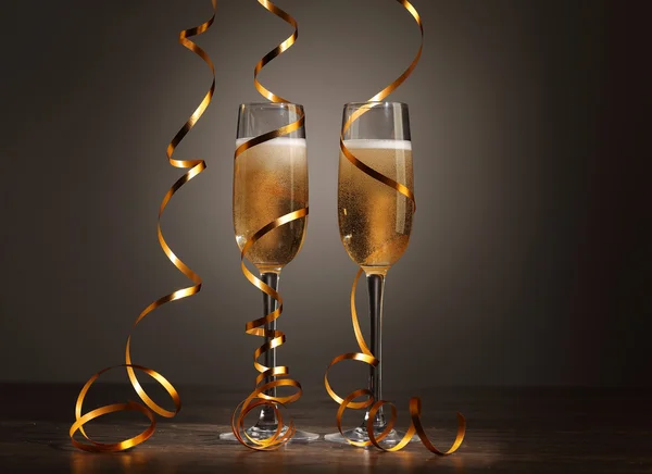 Bicchieri di champagne alla festa di Capodanno — Foto Stock