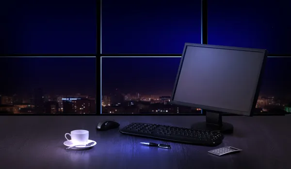 Biuro w nocy — Zdjęcie stockowe