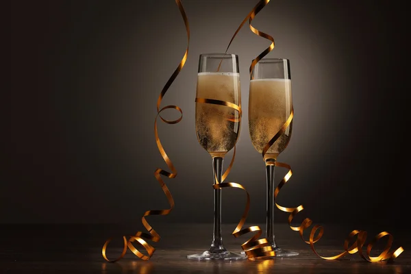 Verres de champagne à la fête du Nouvel An — Photo