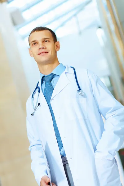 Médico masculino amigável — Fotografia de Stock