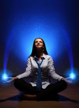 iş kadını meditasyon