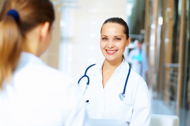 iki dost kadın doktor portresi