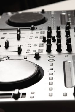 DJ Karıştırıcı