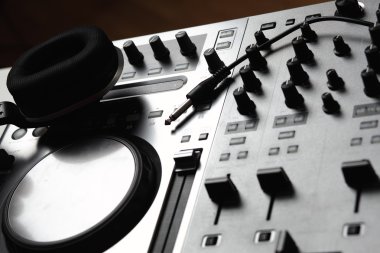 DJ Karıştırıcı