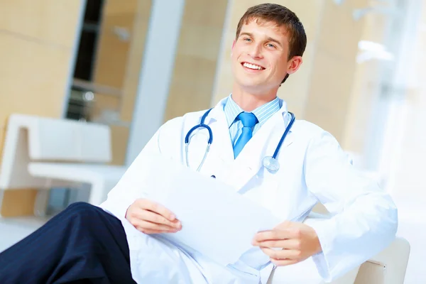 Friendly male doctor — Stock Photo, Image