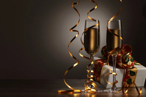 Las copas del champán en la fiesta de Año Nuevo — Foto de Stock