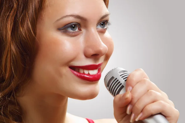 Retrato de cantante femenina — Foto de Stock