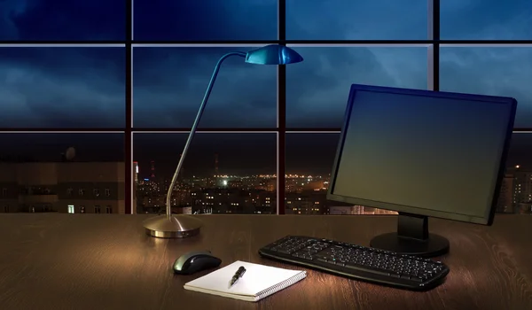 Büro in der Nacht — Stockfoto