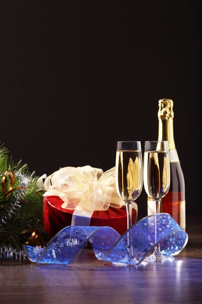 Verres de champagne à la fête du Nouvel An — Photo