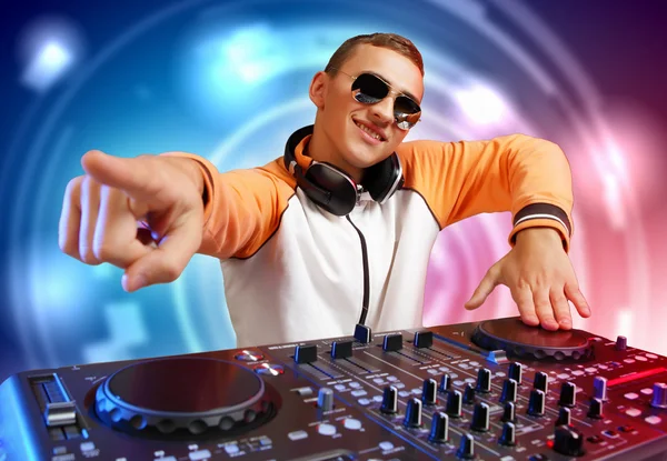 DJ und Mixer — Stockfoto