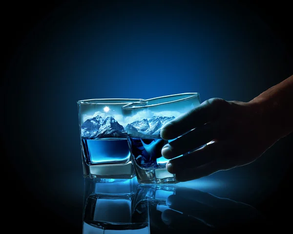 Två glas blå vätska — Stockfoto