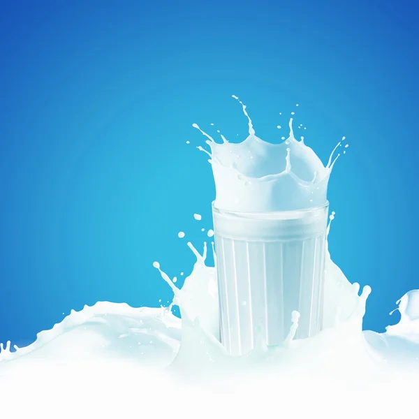 Fresh milk in the glass on colour background — Stock Photo, Image