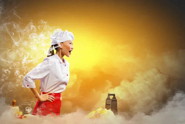 Asiático cozinheiro feminino na raiva — Fotografia de Stock