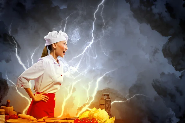 愤怒的亚洲女厨师 — 图库照片