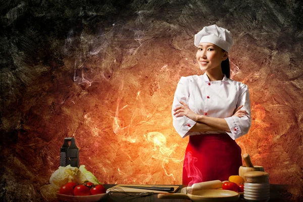 Aziatische vrouwelijke cook in woede — Stockfoto