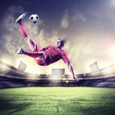 topu çarpıcı futbolcu
