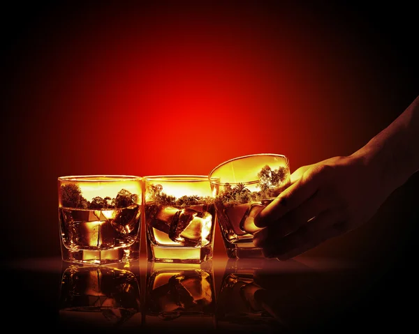 Trzy szklanki whisky — Zdjęcie stockowe