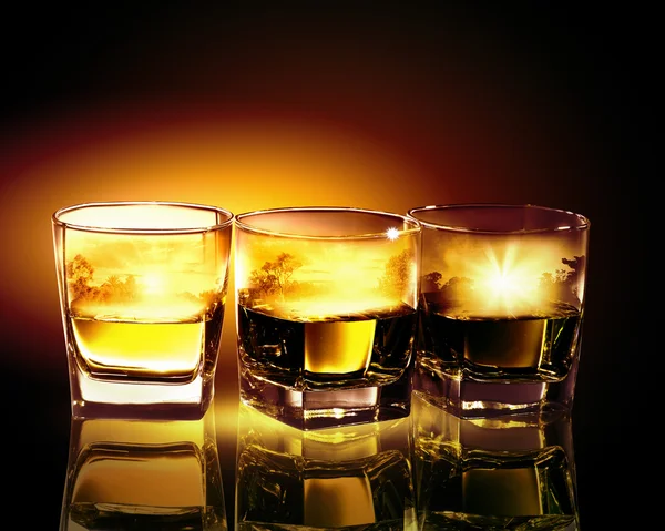 Tre bicchieri di whisky — Foto Stock