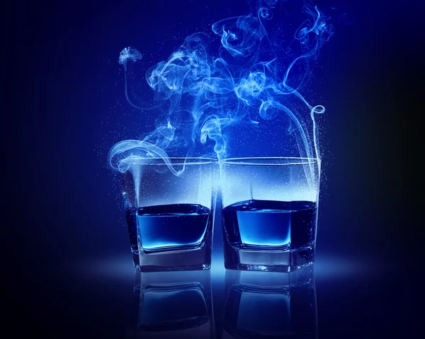 Two glasses of blue cocktail — Stock Photo, Image