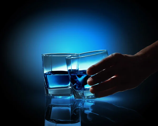 Dos vasos de líquido azul — Foto de Stock