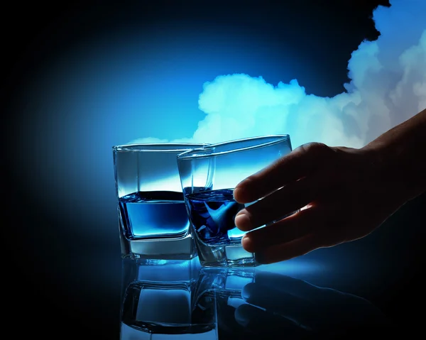 Dos vasos de líquido azul — Foto de Stock