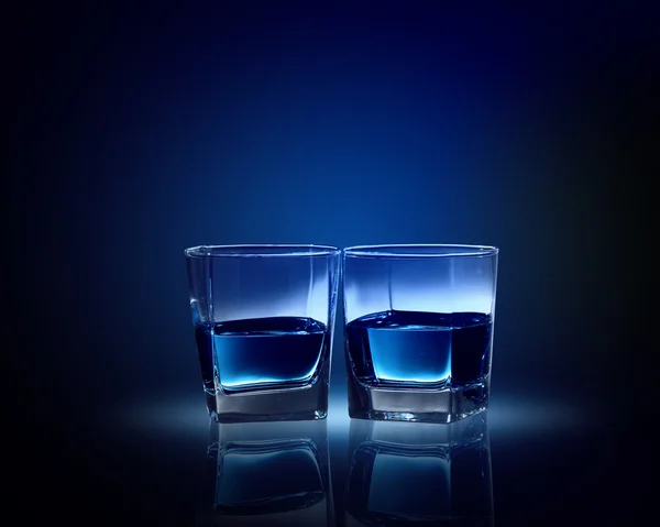 Two glasses of blue liquid — Stock Photo, Image