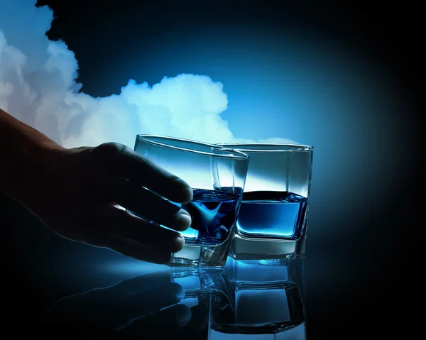 Två glas blå vätska — Stockfoto