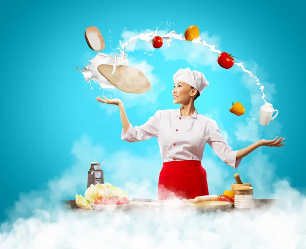 Juggler female cook — Stock Photo, Image