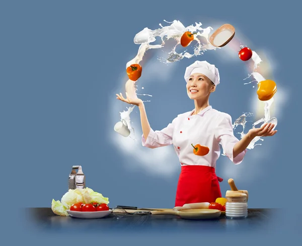 Juggler female cook — Stock Photo, Image